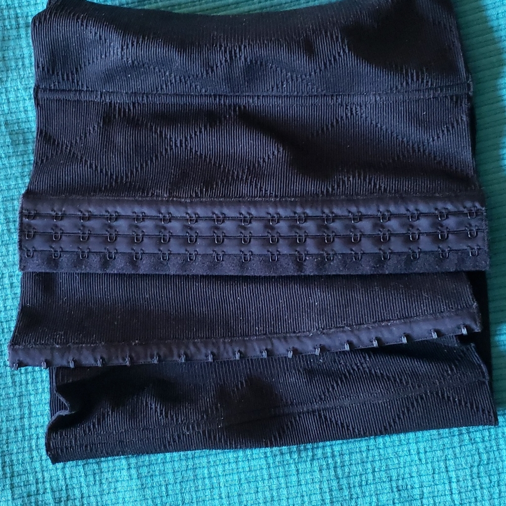 Waist trainer - Picture 3 of 3